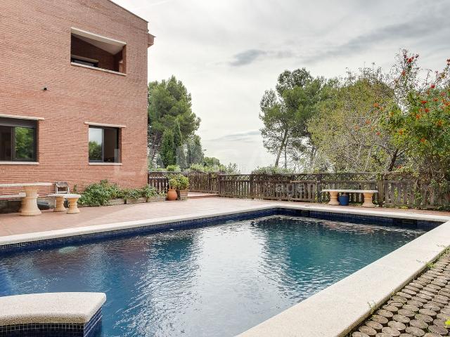 Casa en venta en Corbera de Llobregat. Casas Corbera de.