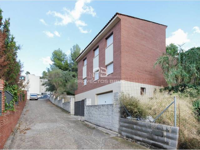 Casa en venta en Corbera de Llobregat. Chalet independiente en venta en Corbera de Llobregat. Casas Corbera de.