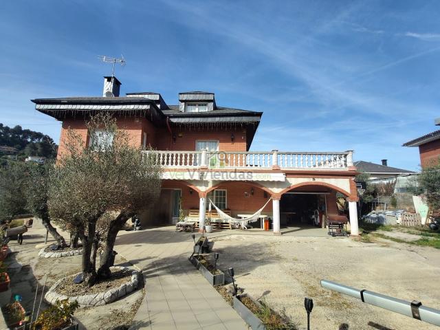 Casa en venta en Corbera de Llobregat. Espectacular casa a 4 vientos. Casas Corbera de.