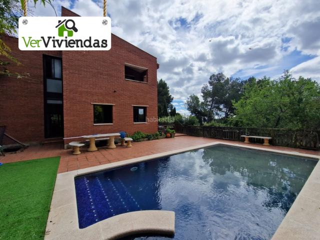 Casa en venta en Corbera de Llobregat. Espectacular casa con piscina. Casas Corbera de.