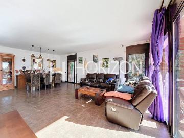Casa en venta en Corbera de Llobregat. IMPRESIONANTE VIVIENDA CON PISCINA UBICADA EN CORBERA DE LLOBREGAT. Casas Corbera de.