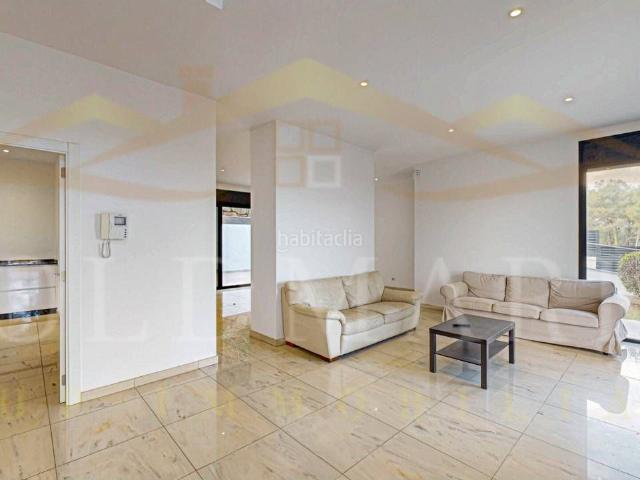 Casa en venta en Corbera de Llobregat. VEA EL TOUR VIRTUAL 3D 4K Y VIDEO AEREO. Casas Corbera de.