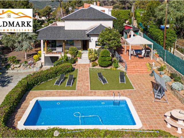 Casa en venta en Corbera de Llobregat. VEA EL TOUR VIRTUAL 3D EN 4K. Casas Corbera de.