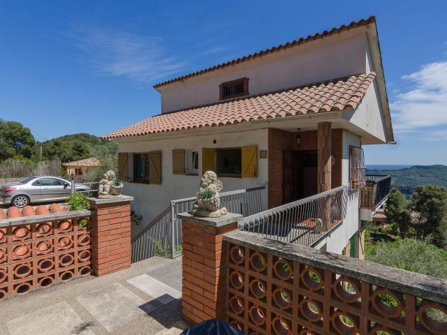 CASA EN VENTA EN CORBERA DE LLOBREGAT