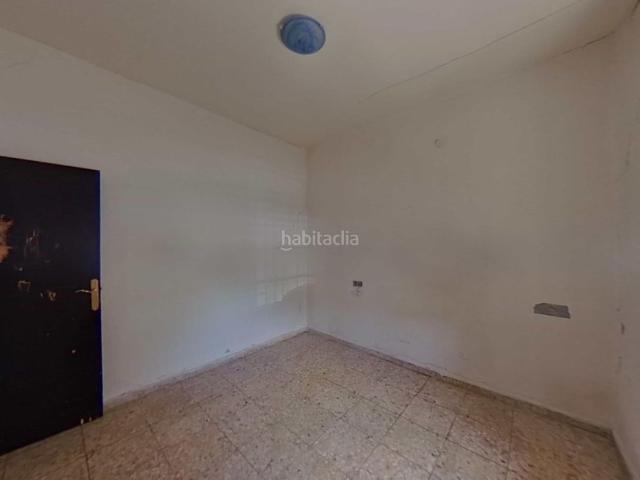 Casa en venta en Córdoba, Campo de la Verdad Miraflores. Casa en la zona alta del Campo de la Verdad !. A escasos metros del Instituto San Álvaro. Casas.