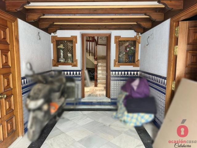 Casa en venta en Córdoba, Campo de la Verdad Miraflores. GRAN CASA HACIENDO ESQUINA CON LOCAL Y GARAJE ZONA BAJA CAMPO DE LA VERDAD ASCENSOR. Casas.