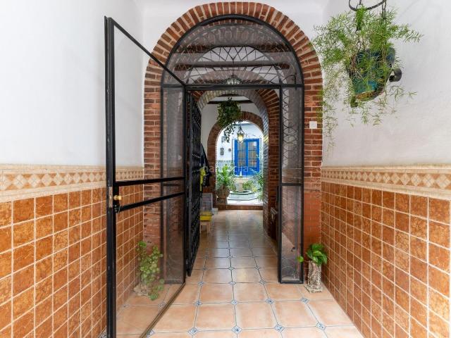 Casa en venta en Córdoba, Casco Histórico Ribera San Basilio. BONITA CASA CON 2 VIVIENDAS EN UNA ENCANTADORA PLAZA DEL CASCO HISTÓRICO DE CÓRDOBA. Casas.