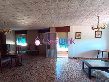Casa en venta en Córdoba, Cerro Muriano. Ref. 27899 Zona Cerro Muriano. ¡EXCLUSIVA! ¡VENGA A VISITARLA! Magnifica casa de tres plantas, conservada Y AMUEBLADA YAL Y COMO S. Casas.