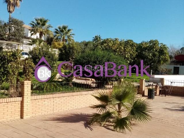 Casa en venta en Córdoba, Alcolea. REF: 26337, CASA INDEPENDIENTE CON BUEN ESTADO, zona polígono industrial las quemadas, 150m2 construidos y2000m2 de parcela, con p. Casas.