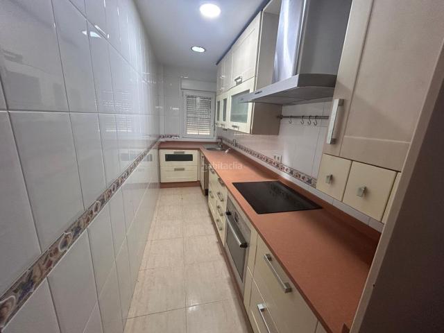 Casa en venta en Córdoba, Poniente Norte Miralbaida Parque Azahara. Casa adosada con piscina en San Rafael de la Albaida. Casas.