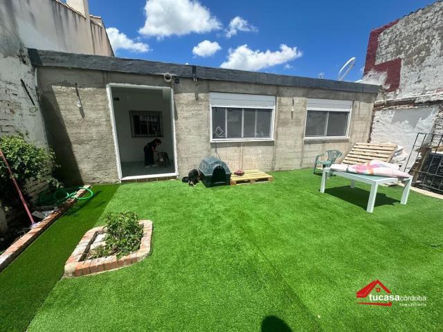 Casa en venta en Córdoba, Poniente Norte Miralbaida Parque Azahara. GRAN VIVIENDA EN MIRALBAIDA, DOS PATIOS Y MÚLTIPLES POSIBILIDADES. Casas.
