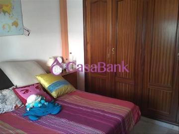 Casa en venta en Córdoba, Poniente Norte Miralbaida Parque Azahara. Ref. 20072 Zona San Rafael de la Albaida Casa de dos plantas mas azotea con 160m2, totalmente reformada y amueblada, trastero y.