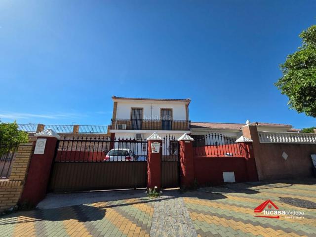 Casa en venta en Córdoba, Villarrubia. Casa de dos plantas con cinco habitaciones y construcción auxiliar en Veredón de los Frailes, Villarrubia Córdoba. Casas.