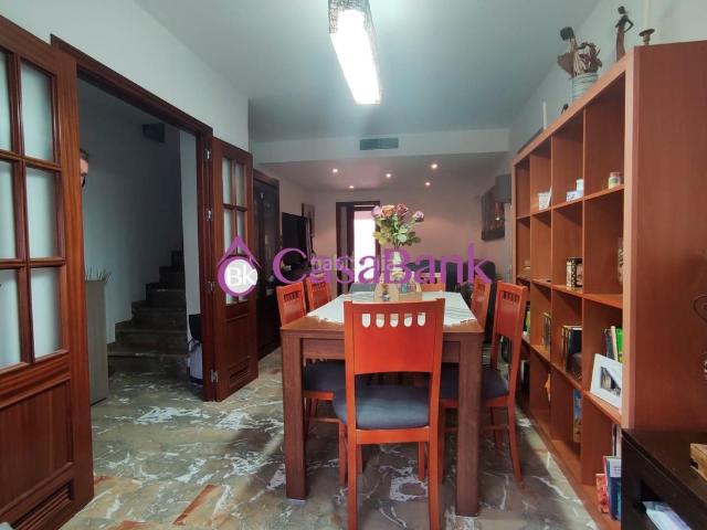 Casa en venta en Córdoba, Villarrubia. Ref. 26954 Zona Villarubia. Magnifica casa año 2010 de dos plantas en perfecto estado para entrar a vivir con patio de 40m2 y p. Casas.
