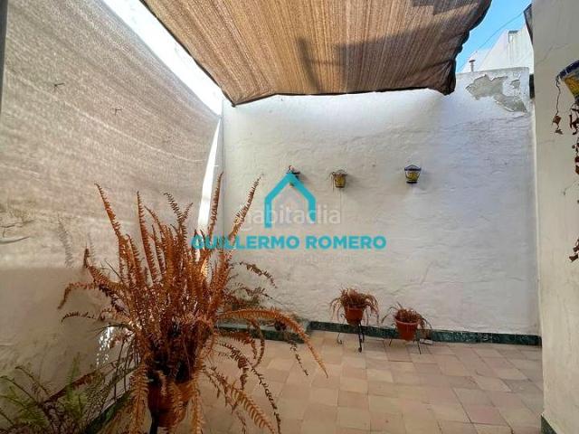 Casa en venta en Coria del Río. Casa de pueblo a reformar en pleno centro de Coria del Río. Casas Coria del.