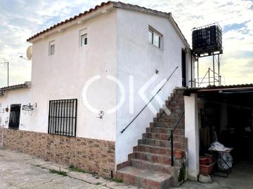 Casa en venta en Coria. PARCELA 1000 M2CASA EN LA CARRETERA DE CASILLAS. CORIACÁCERES. Casas.