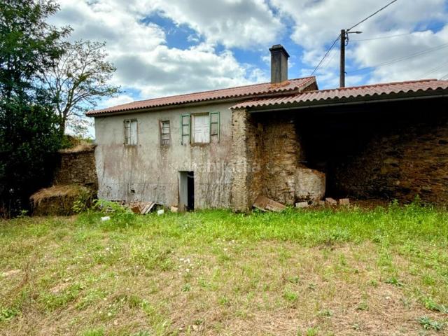 Casa en venta en Coristanco. Casa en venta en Coristanco, de 160 m2 con terreno. Casas.