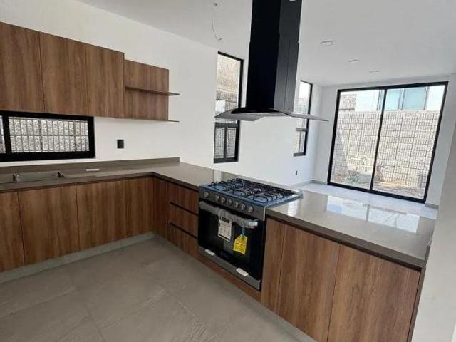 CASA EN VENTA EN CORREGIDORA, CAÑADAS DEL ARROYO, ENTORNO FAMILIAR