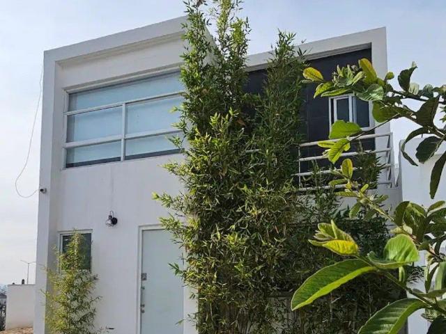 Casa en Venta en Corregidora | 3 Recámaras, 3 Baños | Amueblada
