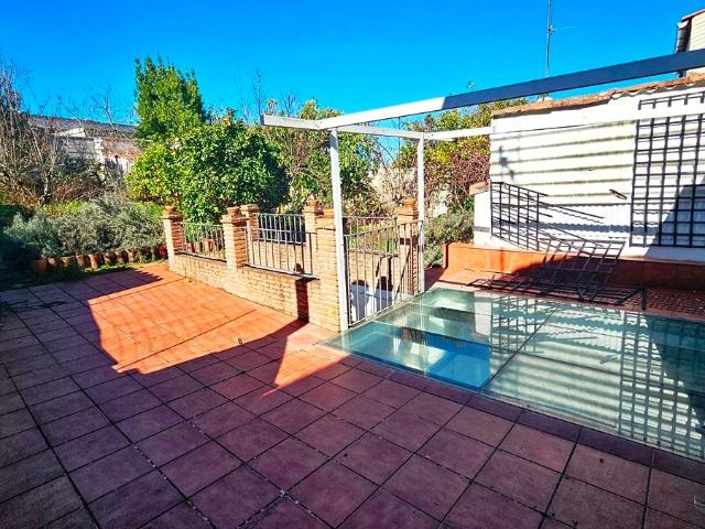 Casa en venta en Cortegana. Casa en el centro de Cortegana con precioso corral y frutales. Casas.