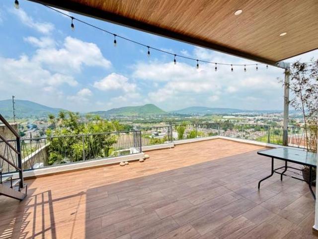 Casa en Venta en Cortijo San Agustín | Amplio Jardín, Vista Panorámica y Gran Terreno