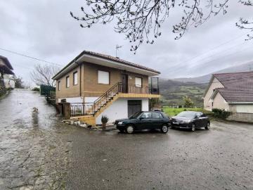 Casa en Venta en Corvera de Toranzo