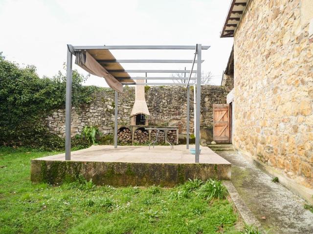 Casa en venta en Corvera de Toranzo. Casas Corvera de.