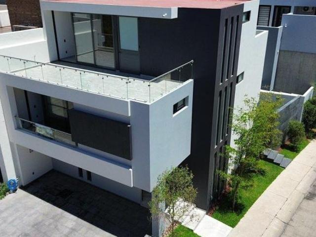 Casa en Venta en Coto Almendro, Valle Imperial | Zapopan