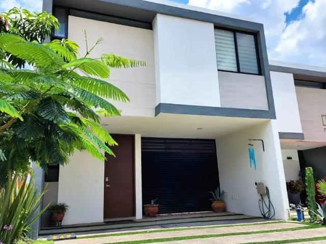 Casa en venta en coto en Paseos del Sol, Zapopan