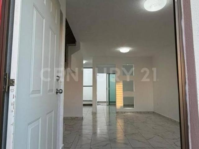 CASA EN VENTA EN COTO LOS TREBOLES