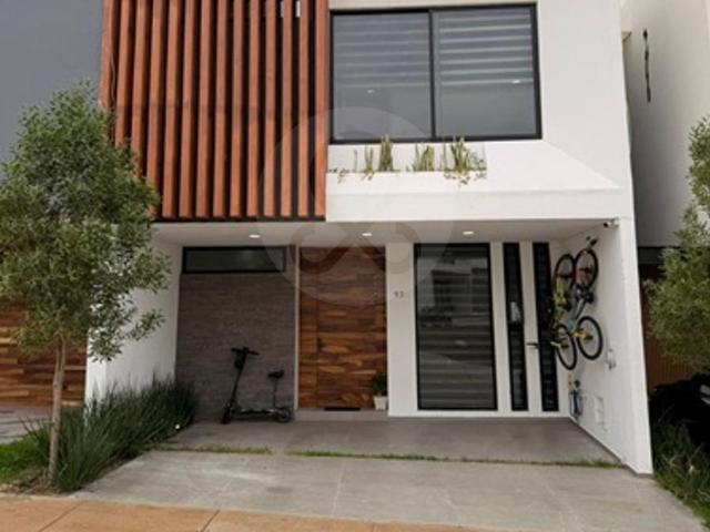 CASA EN VENTA EN COTO NARA