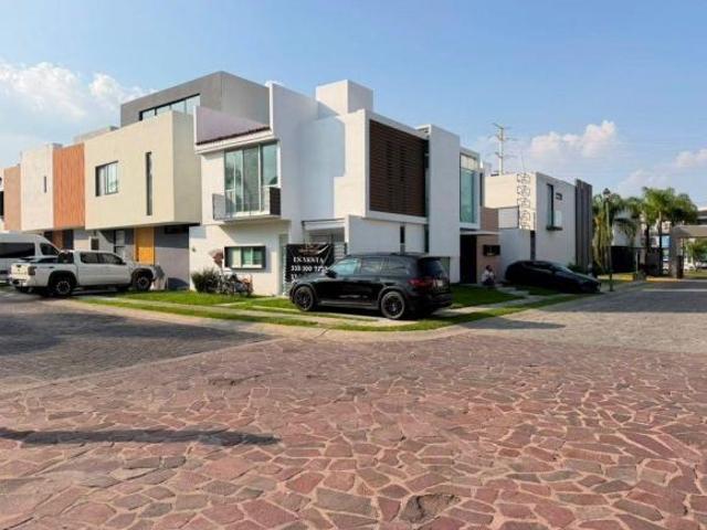 Casa en venta en Coto Nueva Galicia 3 recamaras