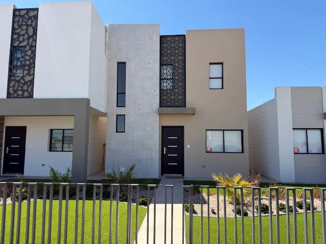 CASA EN VENTA EN COTO SUR MODELO SIERRA