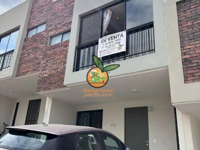 CASA EN VENTA EN COTO PRIVADO EN FRACC. ALTOSUR, TLAQUEPAQUE