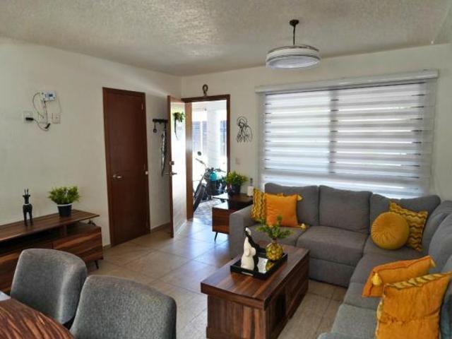 Casa en venta en coto privado, Huentitán — 125 m2, 3 recámaras, paneles solares, lista para habitar