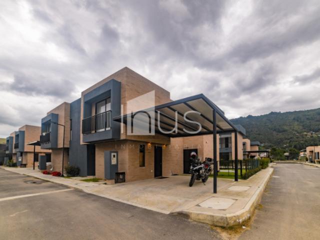 Casa En Venta En Cota En Cota V369140
