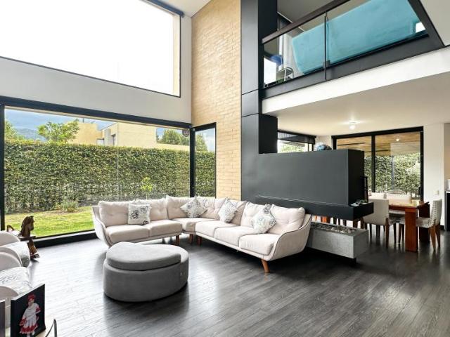 Casa En Venta En Cota En Km 1.9 Variante Cota, Chia V173393