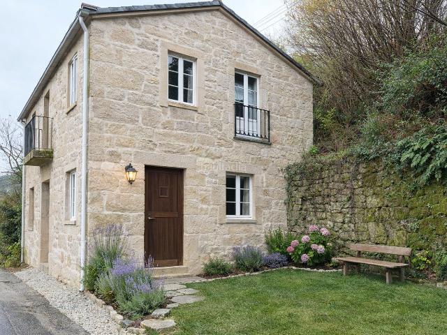 Casa en venta en Covelo O. Oportunidad única en Maceira: casa de piedra con gran visibilidad y potencial turístico. Casas Covelo.