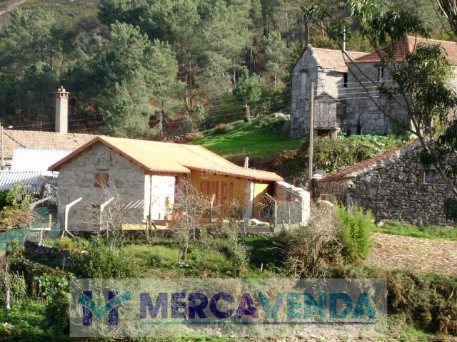 Casa en venta en Covelo O. Casa rural 2 dormitorios y 2 baños, con piscina MV1061. Casas Covelo.