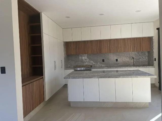 Casa en Venta en Coyoacán: Espaciosa y Moderna