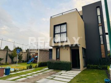CASA EN VENTA EN CRESPA TOWN