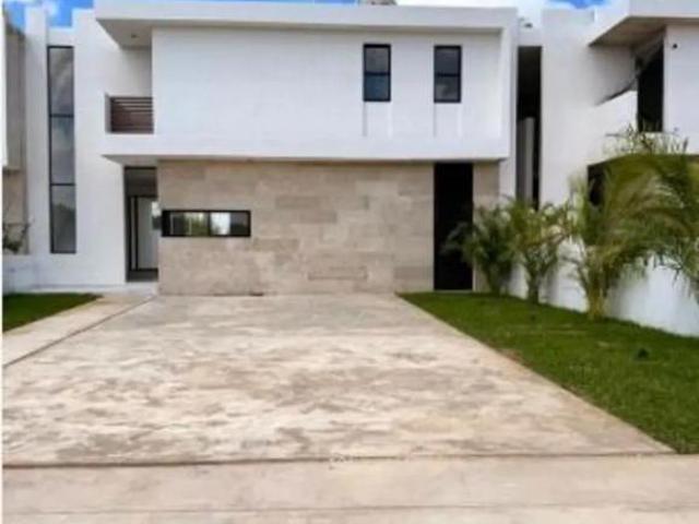 CASA EN VENTA EN DZITYA, CON ALBERCA. MÉRIDA