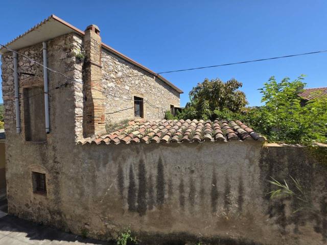 Casa en venta en Darnius. Casa de pueblo en Darnius. Casas.