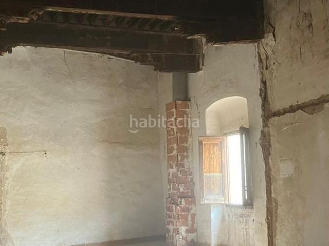 Casa en venta en Daroca. FINANCIACIÓN HIPOTECA 100%. CASA SEÑORIAL DE 4 PLANTAS CON JARDÍN EN DAROCA, PARA REFORMAR TEJADO RECIÉN REFORMADO. Casas.