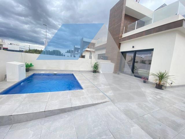 Casa en venta en Daya Nueva. Vendo a bungalow 10 minutos de la playa. Casas Daya.