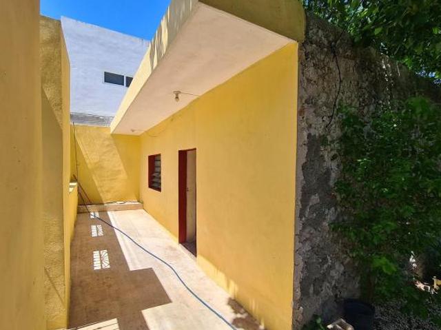 Casa en venta en de una planta en Izamal a 2 esquinas del centro