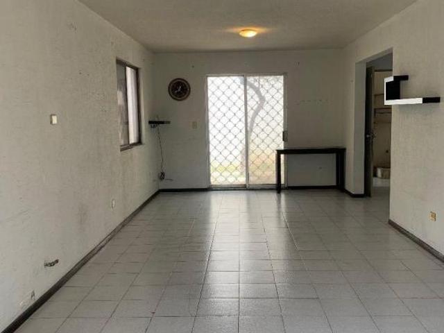 CASA EN VENTA EN DEL PASEO RESIDENCIAL
