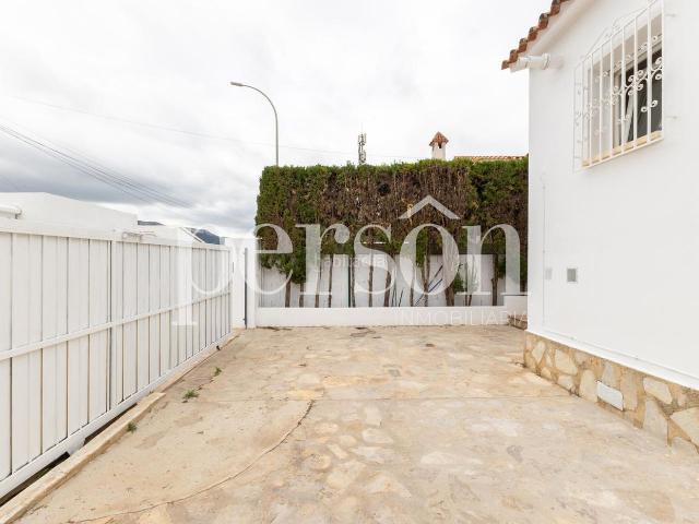 Casa en venta en Dénia, Les Bassetes El Marjal. Bungalow en zona inmejorable de Las Marinas, Dénia. Casas.