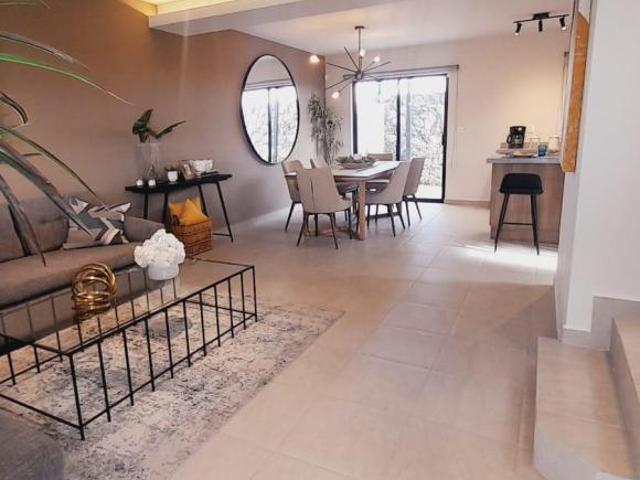CASA EN VENTA EN DESARROLLO MESETA