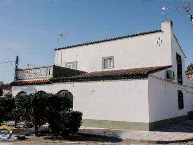 casa en Venta en Don Benito. QTOT T1010